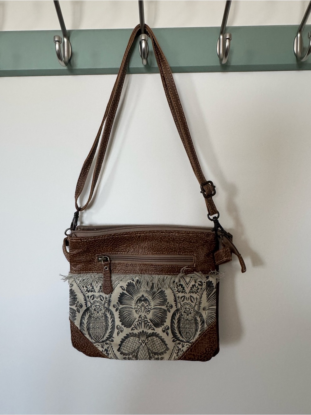 Myra Bag Nifty Small & Crossbody Bag
